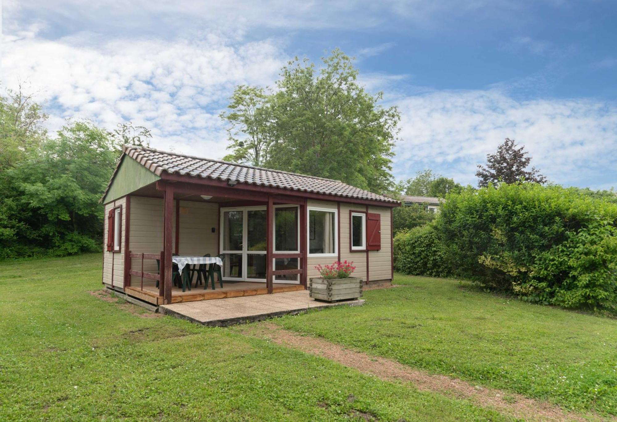 Camping Le Mont Libre - Cottage & Espace Nature - Gannat Kültér fotó