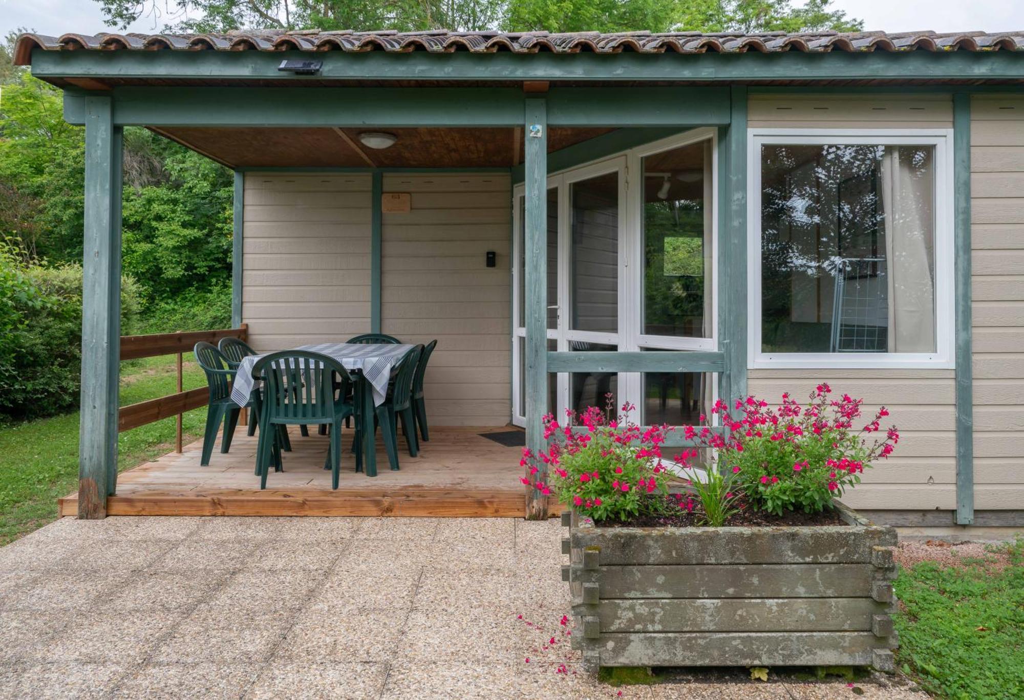 Camping Le Mont Libre - Cottage & Espace Nature - Gannat Kültér fotó