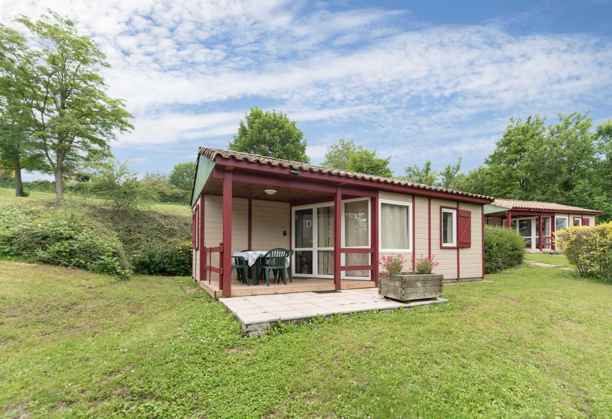 Camping Le Mont Libre - Cottage & Espace Nature - Gannat Kültér fotó