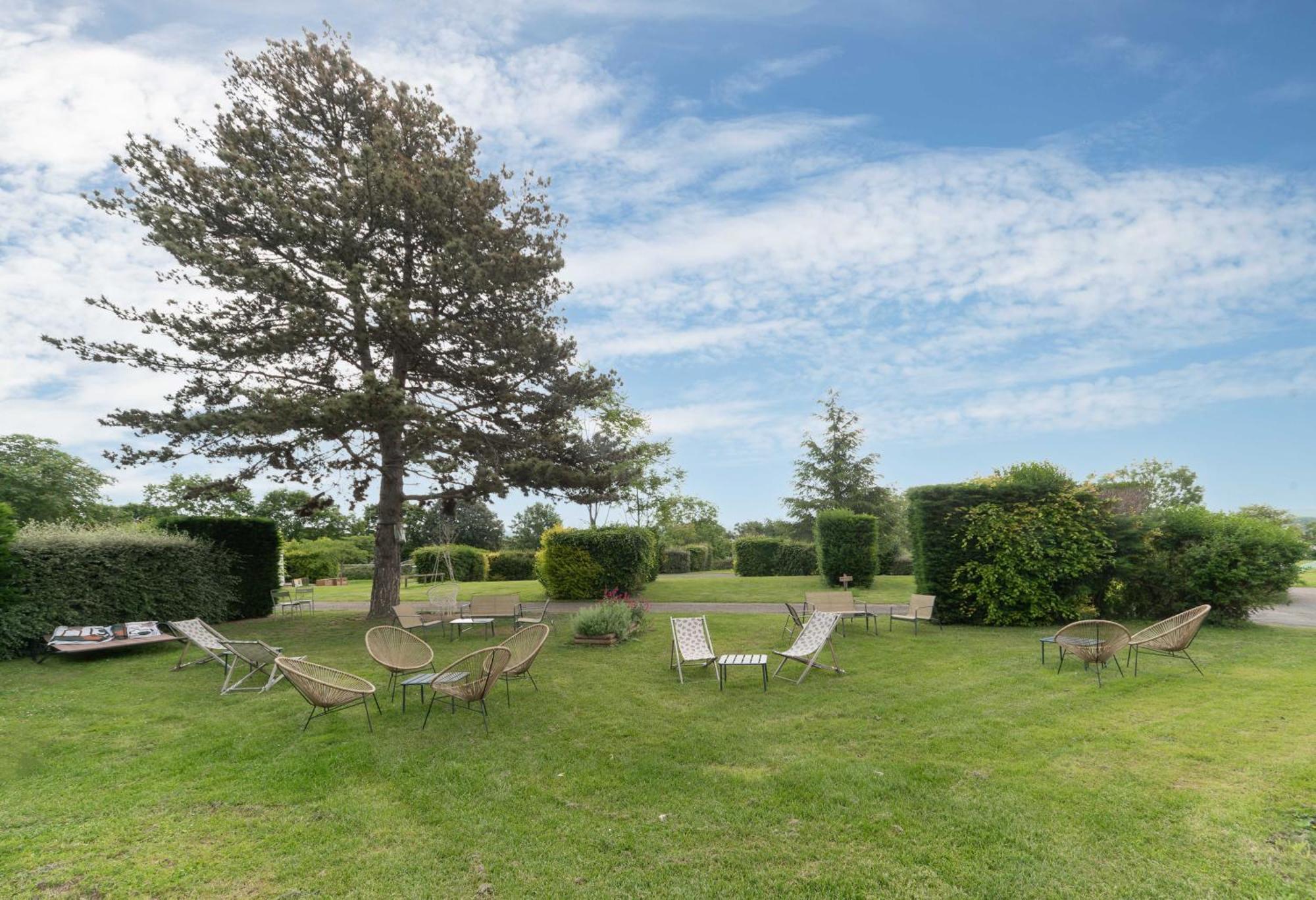 Camping Le Mont Libre - Cottage & Espace Nature - Gannat Kültér fotó