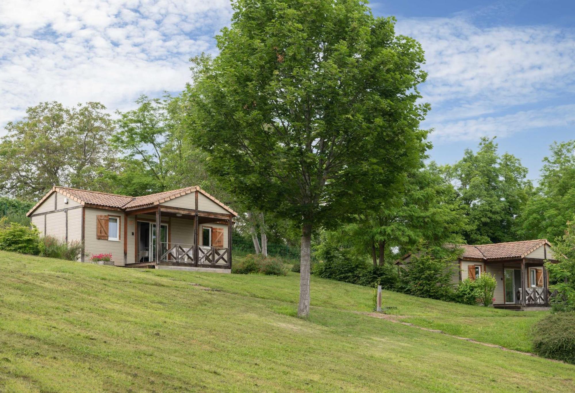 Camping Le Mont Libre - Cottage & Espace Nature - Gannat Kültér fotó