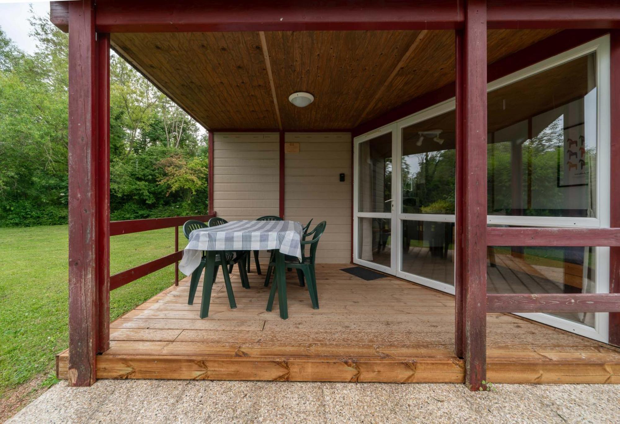Camping Le Mont Libre - Cottage & Espace Nature - Gannat Kültér fotó