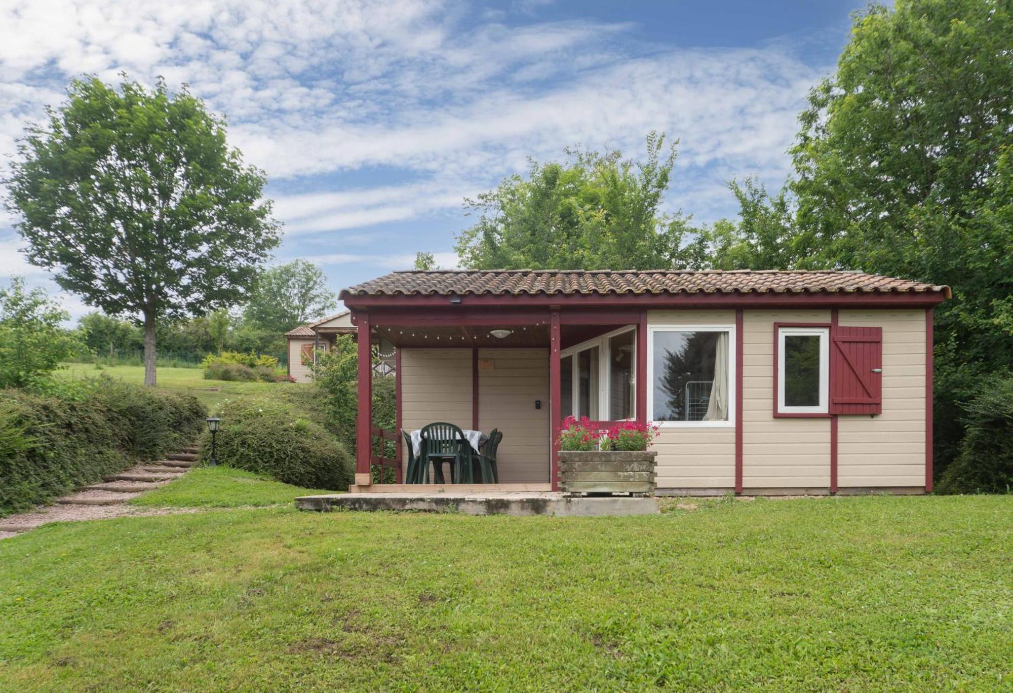 Camping Le Mont Libre - Cottage & Espace Nature - Gannat Kültér fotó