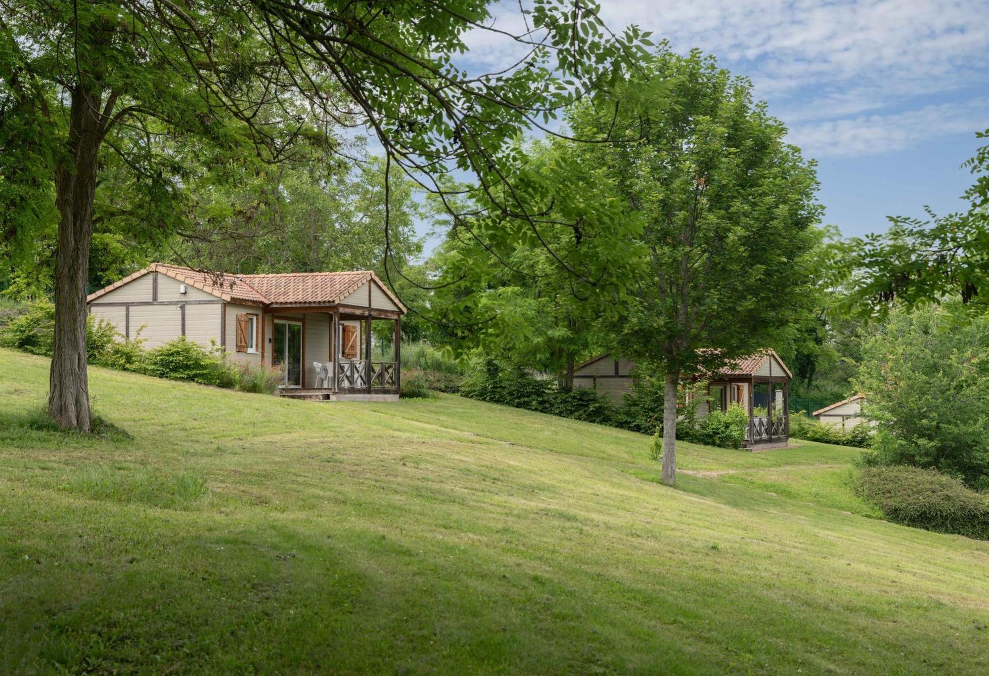 Camping Le Mont Libre - Cottage & Espace Nature - Gannat Kültér fotó
