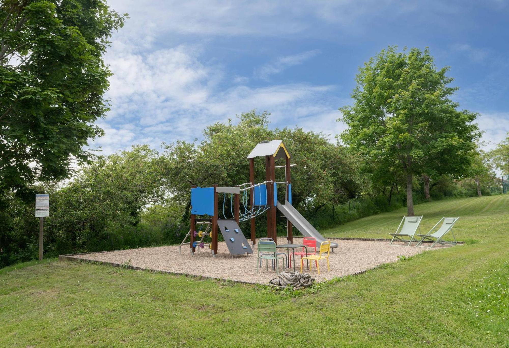Camping Le Mont Libre - Cottage & Espace Nature - Gannat Kültér fotó